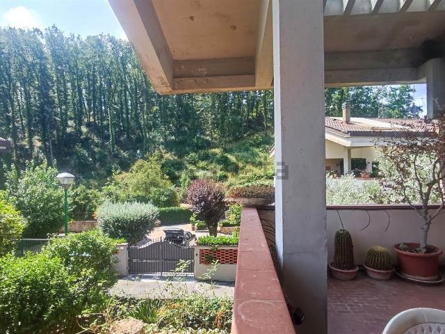 Villetta indipendente in vendita di 170 m² in Via Zanobi da Strada, 17