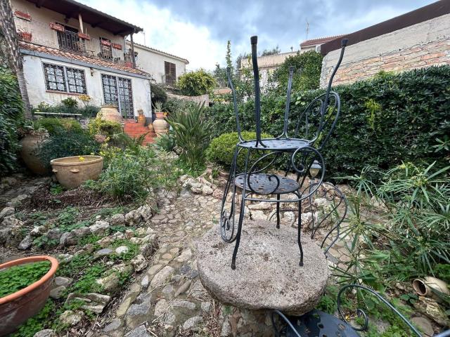 Villetta indipendente in vendita di 170 m² in Vicolo I Picatari, 67