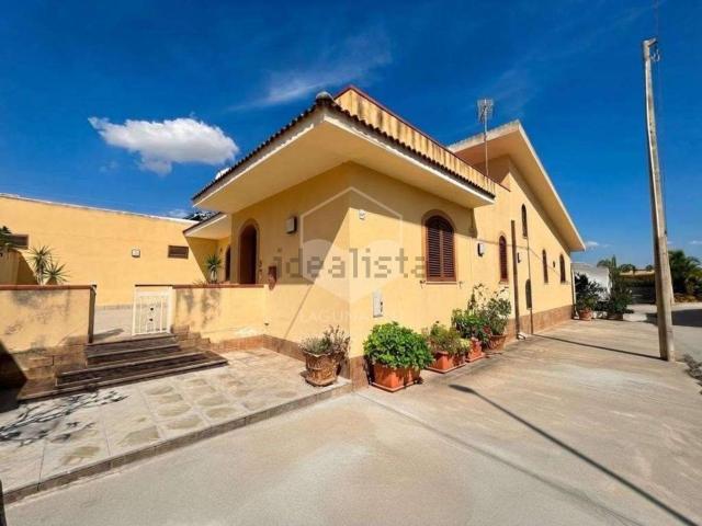 Villetta indipendente in vendita di 170 m² in Contrada Strasatti