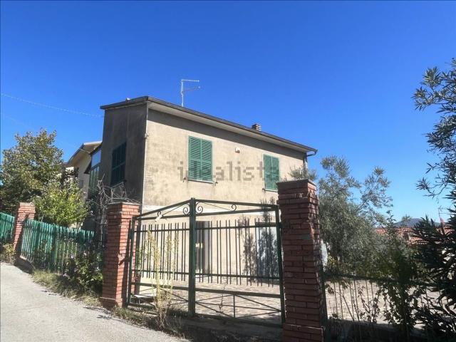 Villetta indipendente in vendita di 170 m² in Piazza Regina Margherita, 4