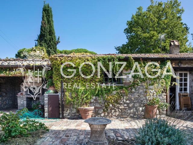 Villetta indipendente in vendita di 170 m² in Strada di Colle Vaglione