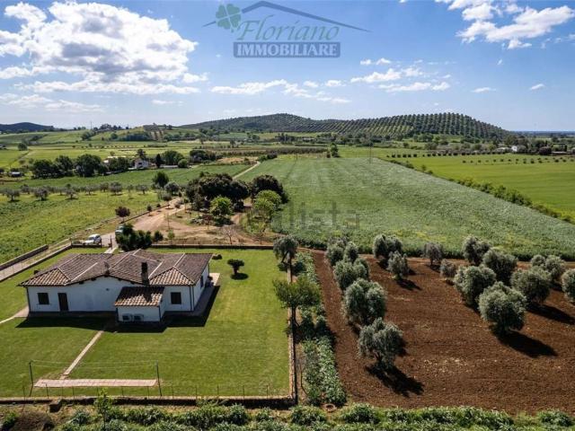 Villetta indipendente in vendita di 170 m² in Strada Poggetti