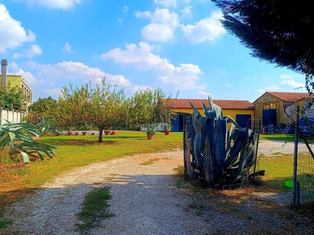 Villetta indipendente in vendita di 170 m² in Via Provinciale Finale, 11
