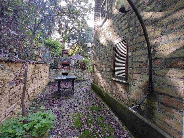 Villetta indipendente in vendita di 171 m² in Via Cisterna, 24