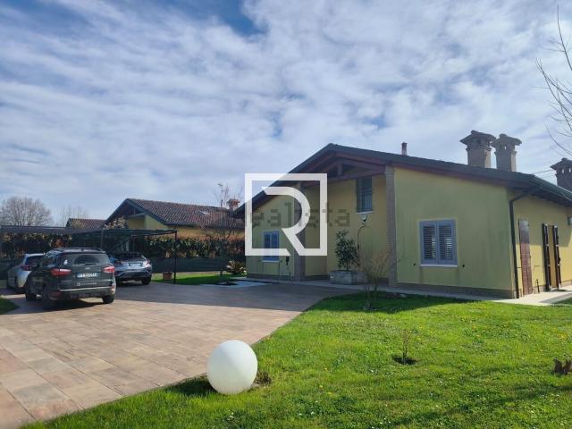 Villetta indipendente in vendita di 171 m² in Via Naldi, 35