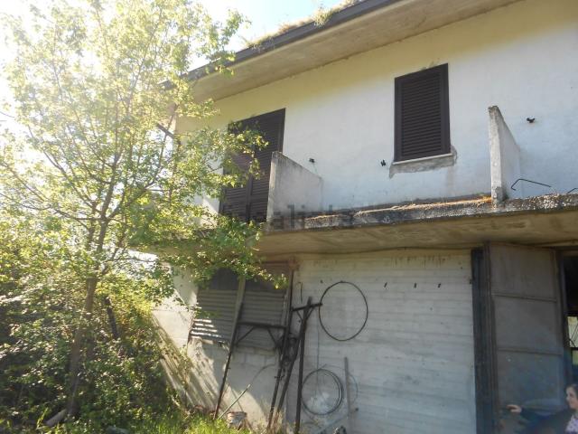 Villetta indipendente in vendita di 171 m² in Via paoloni