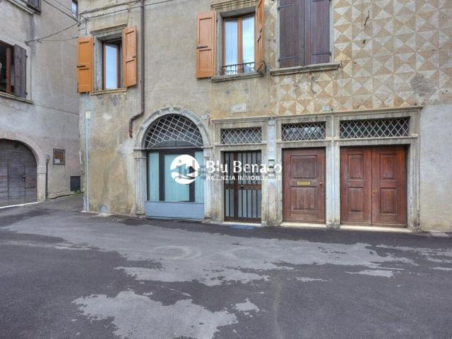 Villetta indipendente in vendita di 171 m² in Via Piazzuole