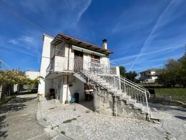 Villetta indipendente in vendita di 172 m² in Via Belvedere, 15