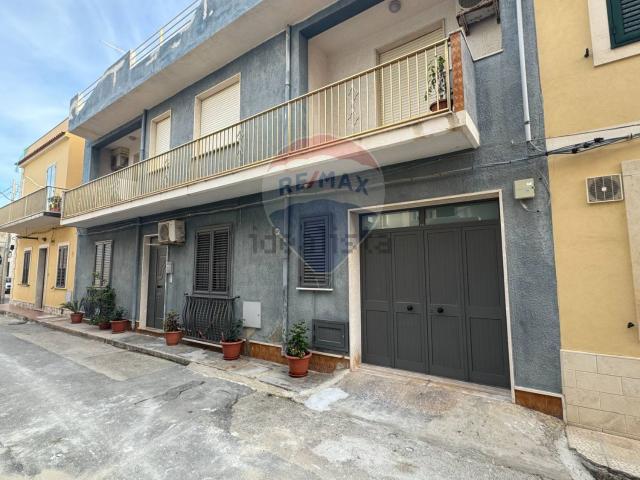 Villetta indipendente in vendita di 172 m² in Via Roma, 4
