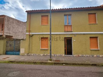 Villetta indipendente in vendita di 172 m² in Viale Sardegna, 60