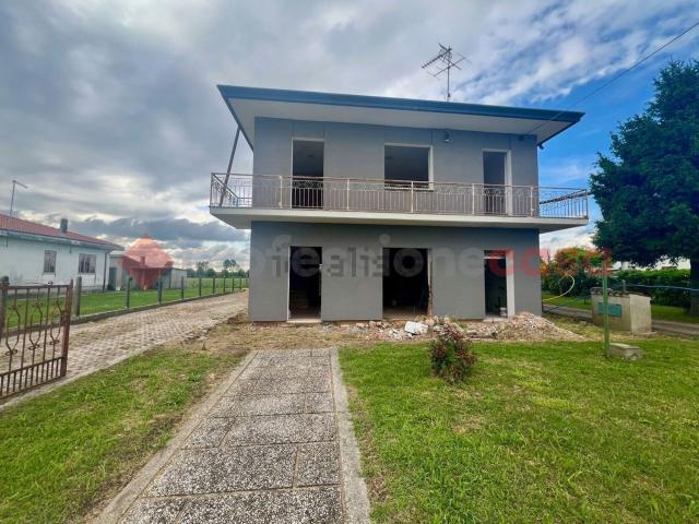 Villetta indipendente in vendita di 173 m² in Via Canaletta Inferiore