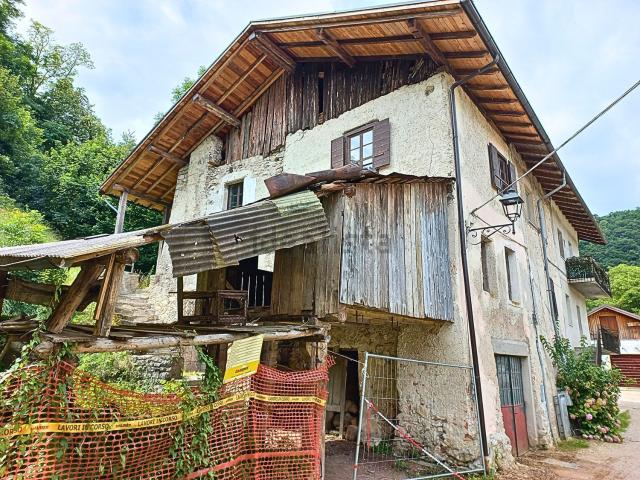 Villetta indipendente in vendita di 173 m² in Via feltre