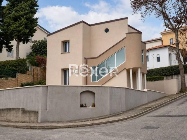 Villetta indipendente in vendita di 173 m² in Viale Trento, 8