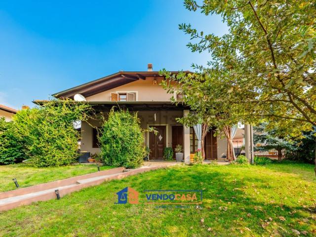 Villetta indipendente in vendita di 173 m² in Strada Cravere, 45