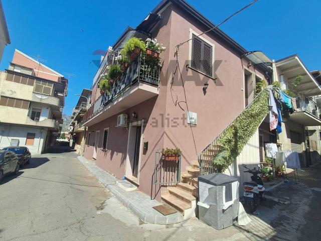 Villetta indipendente in vendita di 174 m² in Via Giuseppe Garibaldi, 7