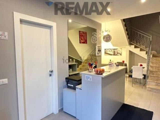 Villetta indipendente in vendita di 174 m² in Via Dante Alighieri, 171