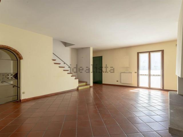 Villetta indipendente in vendita di 174 m² in Via Oreste Cioppi