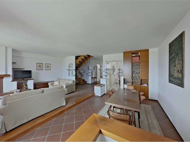 Villetta indipendente in vendita di 174 m² in Via Montecesa, 33