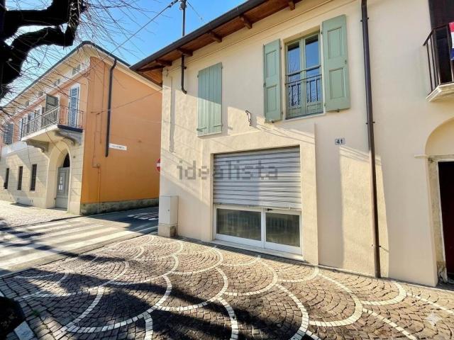 Villetta indipendente in vendita di 174 m² in Via Martiri della Libertà