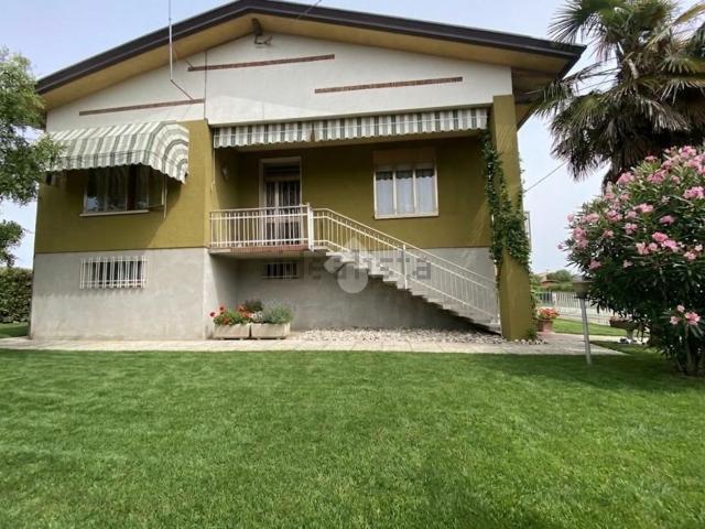 Villetta indipendente in vendita di 174 m² in Via Santo Stefano, 20