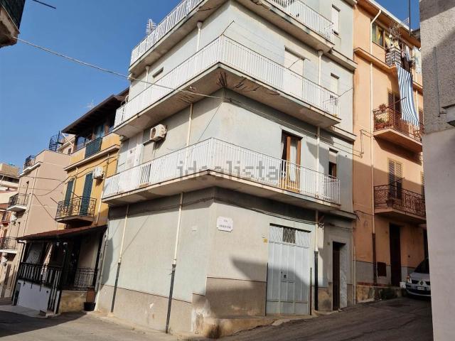 Villetta indipendente in vendita di 175 m² in Via Crocifisso, 30