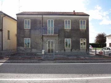 Villetta indipendente in vendita di 175 m² in Via Ariosto, 142