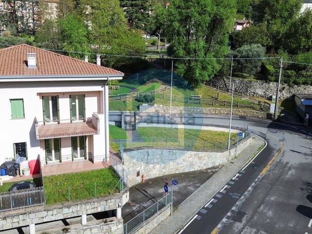 Villetta indipendente in vendita di 175 m² in Via Bergamo