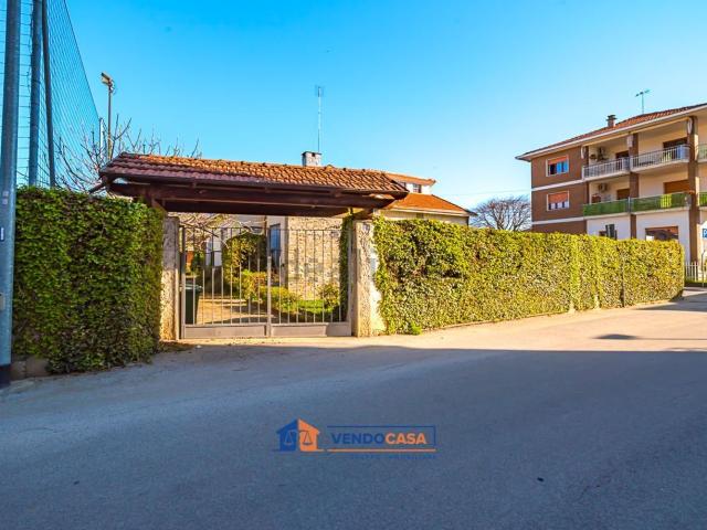 Villetta indipendente in vendita di 175 m² in Via G. B. Imberti, 26