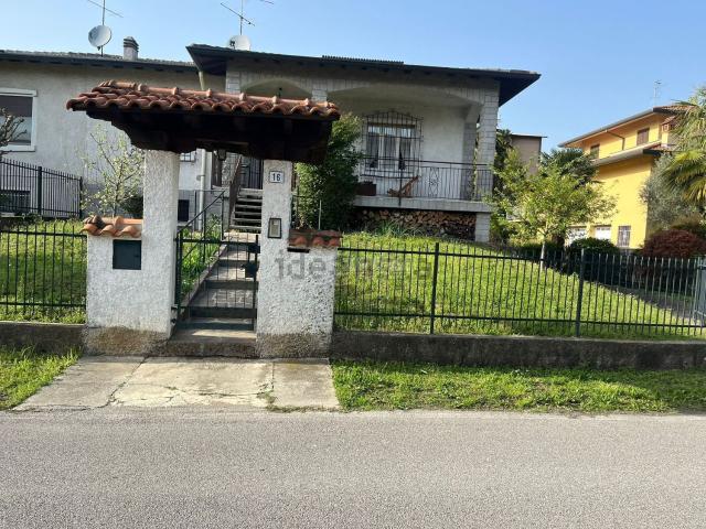 Villetta indipendente in vendita di 175 m² in Via Giosuè Borsi, 16
