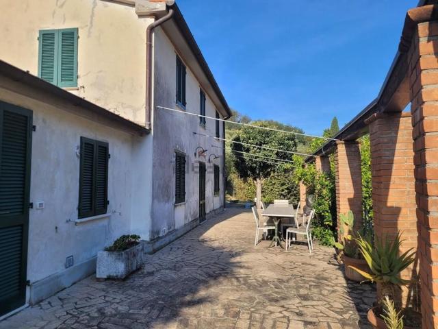 Villetta indipendente in vendita di 175 m² in Via della Chiusa, 373