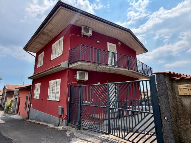 Villetta indipendente in vendita di 175 m² in Via Monte Grappa
