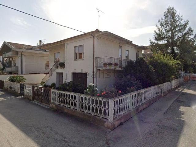 Villetta indipendente in vendita di 175 m² in Via Mosella, 13