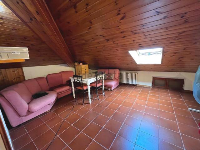 Villetta indipendente in vendita di 175 m² in Via Santini