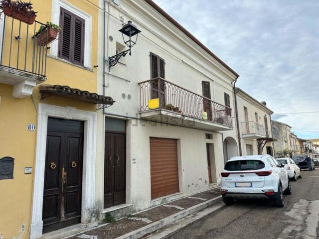 Villetta indipendente in vendita di 175 m² in Via Vittorio Emanuele III