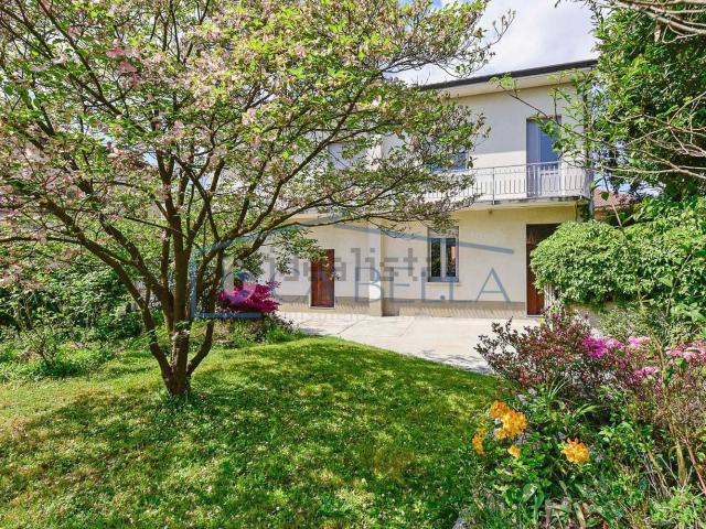 Villetta indipendente in vendita di 175 m² in Via Vittorio Veneto, 91