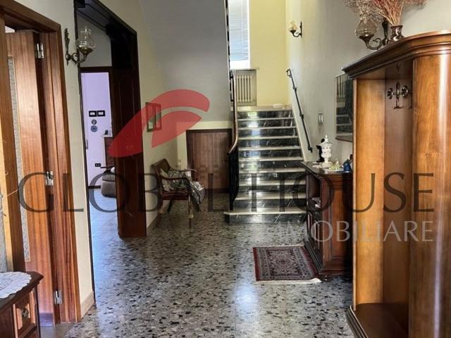 Villetta indipendente in vendita di 175 m² in Viale Risorgimento, 16