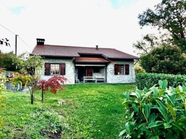 Villetta indipendente in vendita di 176 m² in Via Bombiana Collina Rocca Pitigliana