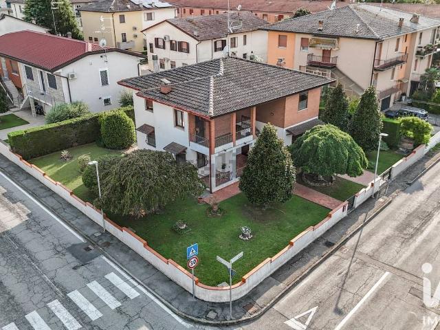 Villetta indipendente in vendita di 176 m² in Via Ghana