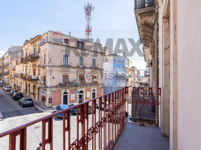 Villetta indipendente in vendita di 176 m² in Via Ippari, 4