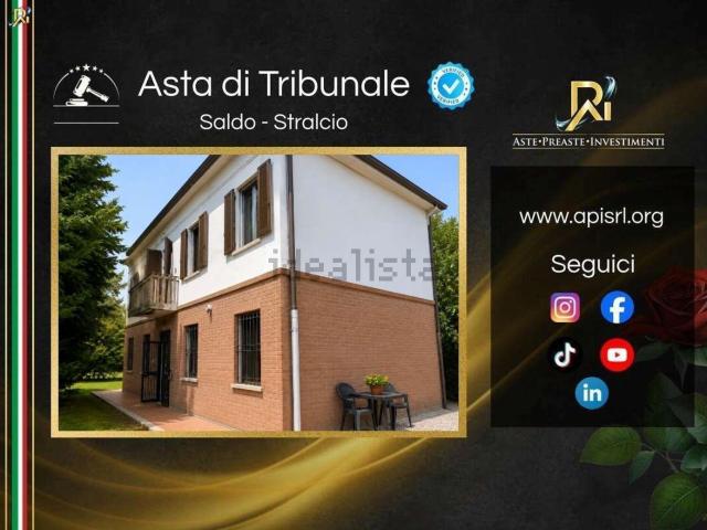 Villetta indipendente in vendita di 176 m² in Via Padusa