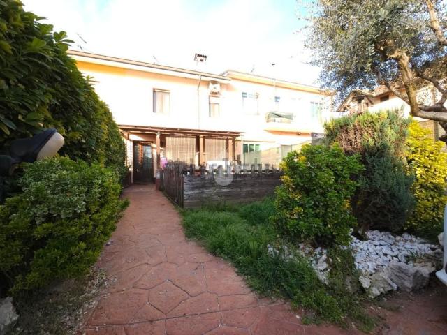 Villetta indipendente in vendita di 176 m² in Via Roma, 22