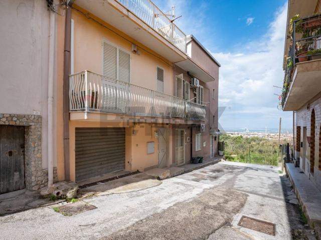 Villetta indipendente in vendita di 176 m² in Vicolo del Mirto, 25