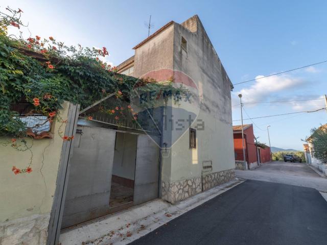 Villetta indipendente in vendita di 177 m² in Via Arlecchino, 5