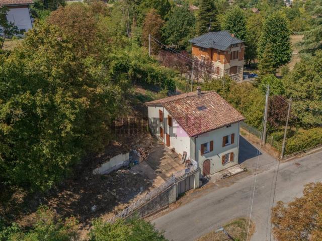 Villetta indipendente in vendita di 177 m² in Via Matilde di Canossa, 36