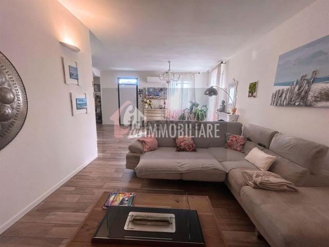 Villetta indipendente in vendita di 177 m² in Via Massimo D&apos Azeglio, 1