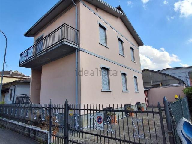 Villetta indipendente in vendita di 177 m² in Via Stirone