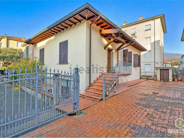 Villetta indipendente in vendita di 177 m² in Via Roma, 33