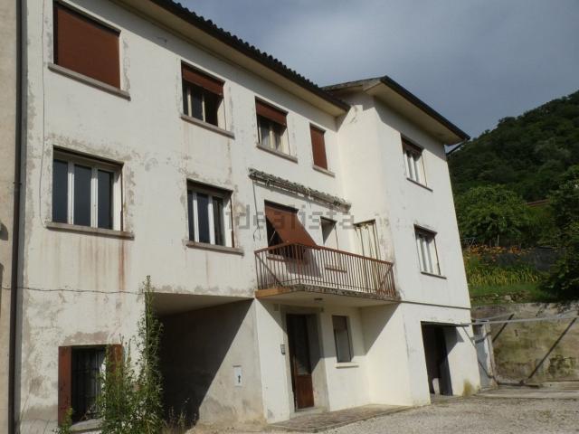 Villetta indipendente in vendita di 177 m² in Via Tagliapietra