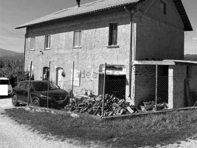 Villetta indipendente in vendita di 177 m² in Frazione Vallesenzana, 101