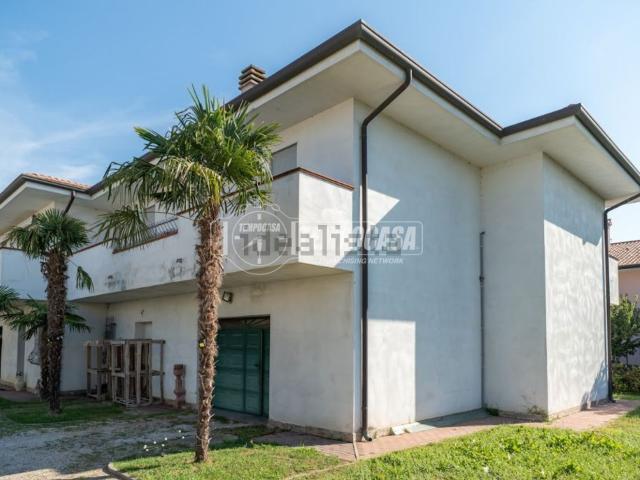 Villetta indipendente in vendita di 178 m² in Via Giovanni Marcora, 220